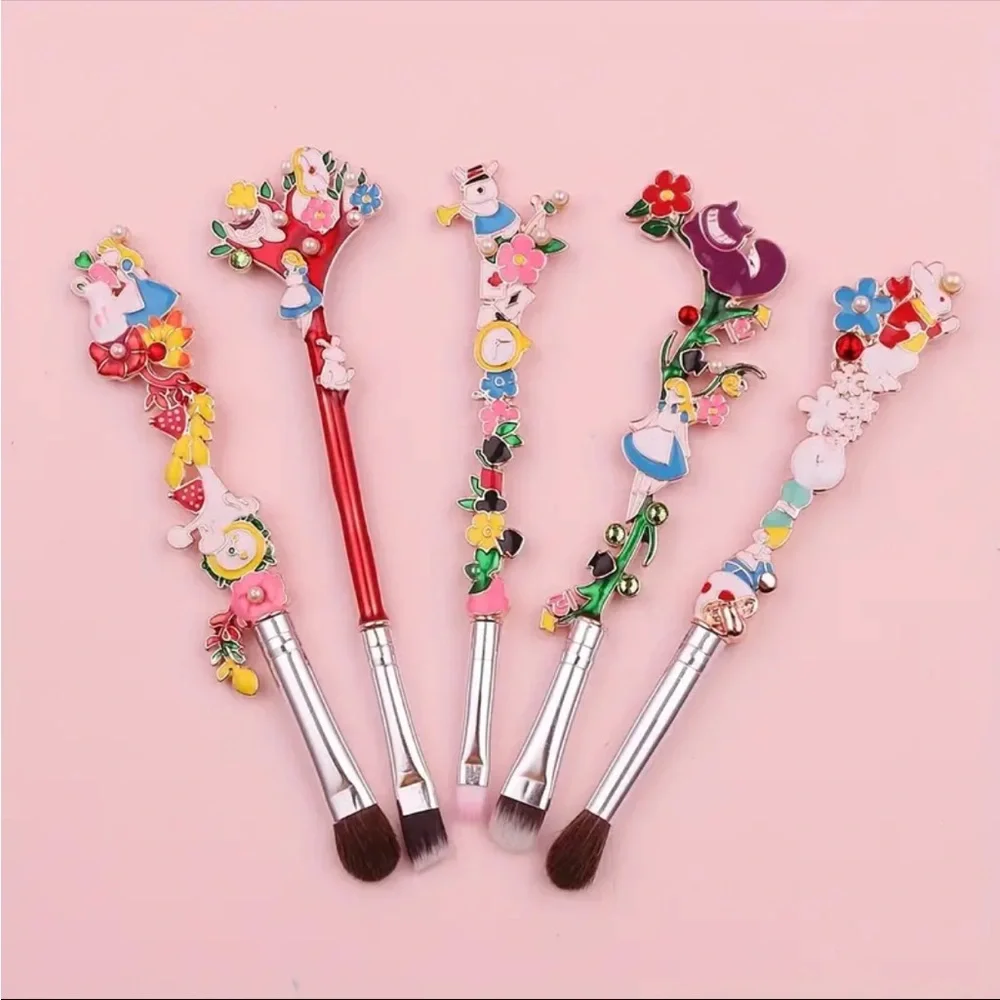 Disney Alice in Wonderland Makeup Brush Set, Eye Shadow Brush Set of 5